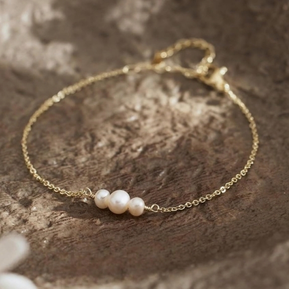 NEW! Delicate Gold Pearl Bracelet 6-7.5" - Picture 3 of 3